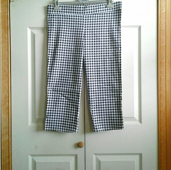Gingham Capri Pant - Picture 7 of 8